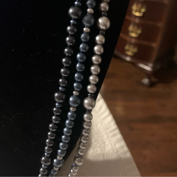 Avon “Shimmering Strands” Beaded Necklace metallic silvertone NIB - Picture 6 of 6